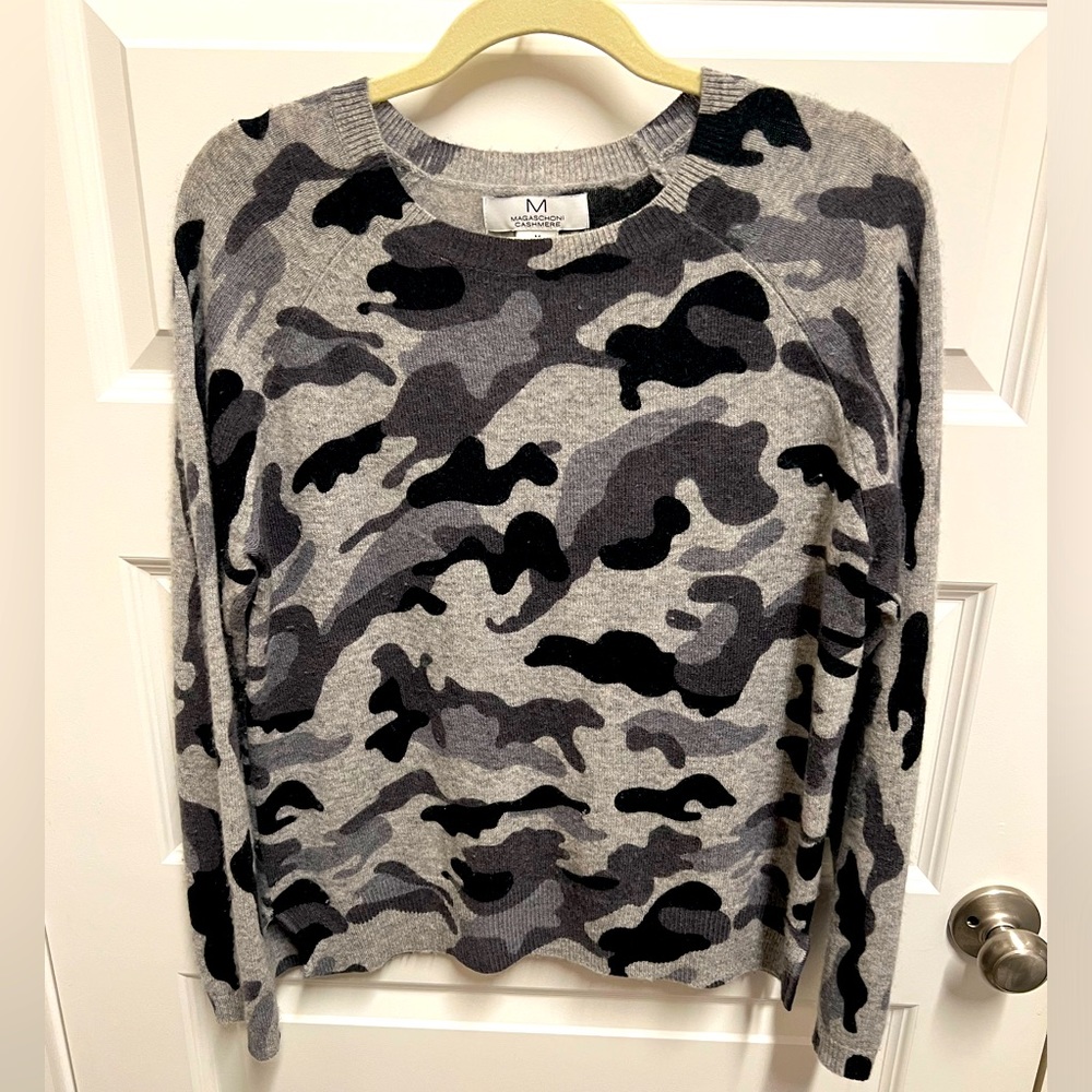Grey tones camouflage cashmere sweater